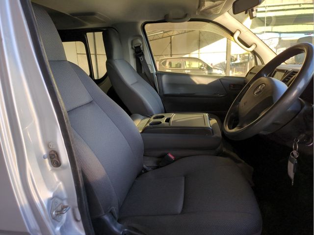 TOYOTA REGIUSACE VAN 4WD 2019 Image 31