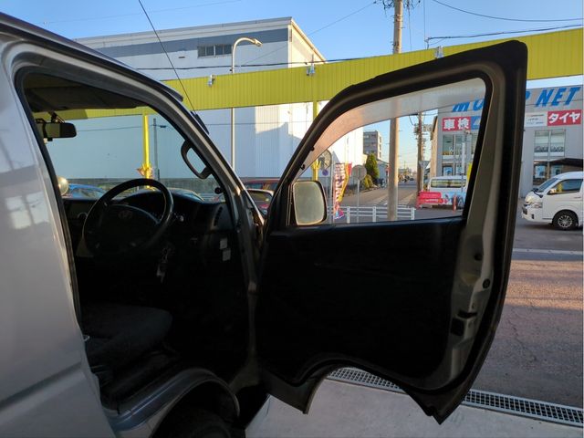 TOYOTA REGIUSACE VAN 4WD 2019 Image 31