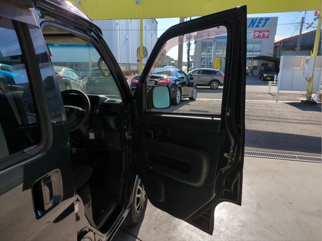 TOYOTA PIXIS VAN 2018 Image 31