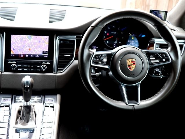 PORSCHE MACAN 2016 Image 31