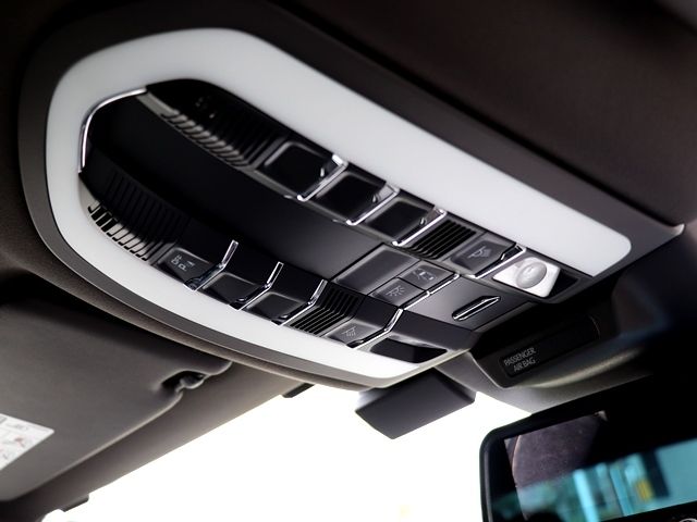 PORSCHE MACAN 2016 Image 31