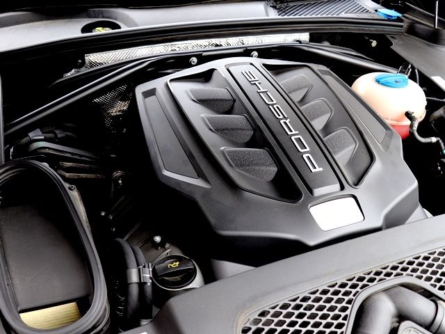 PORSCHE MACAN 2016 Image 31