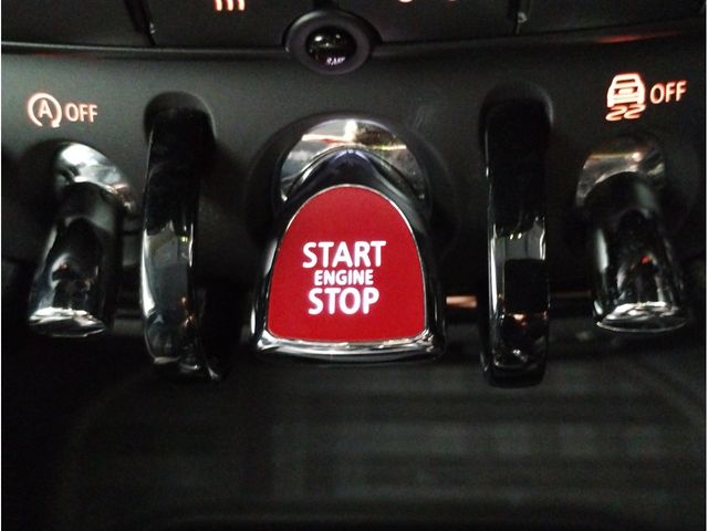 BMW MINI COOPER SD C 2016 Image 31