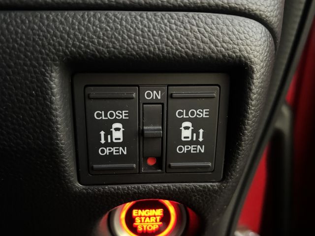 HONDA N BOX CUSTOM 2017 Image 31