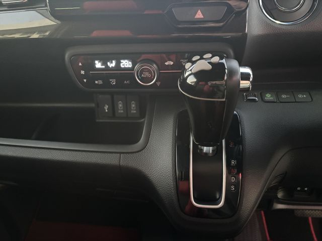 HONDA N BOX CUSTOM 2017 Image 31