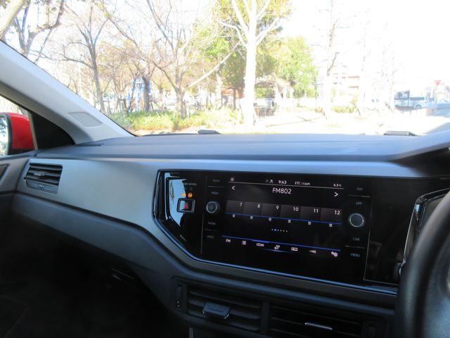 VOLKSWAGEN POLO 2021 Image 31