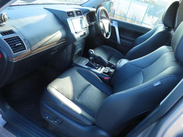 TOYOTA LANDCRUISER PRADO 2018 Image 31