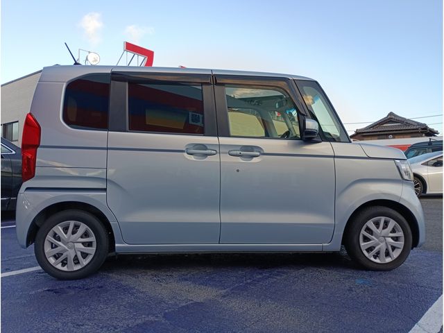 HONDA N BOX 2017 Image 31