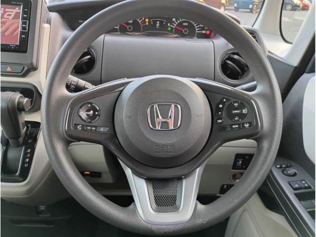 HONDA N BOX 2017 Image 31