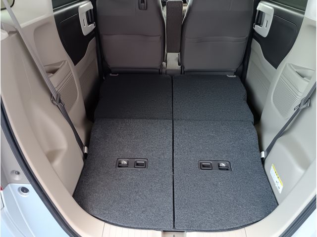 HONDA N BOX 2017 Image 31