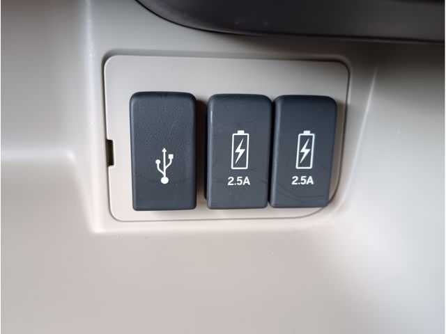 HONDA N BOX 2017 Image 31