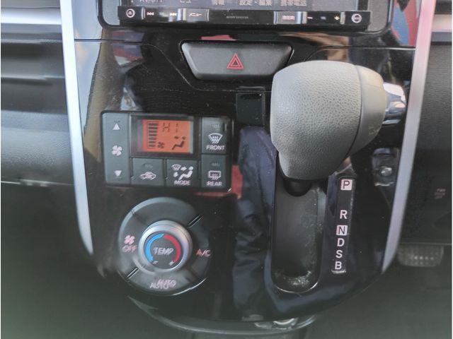 DAIHATSU TANTO CUSTOM 2016 Image 31