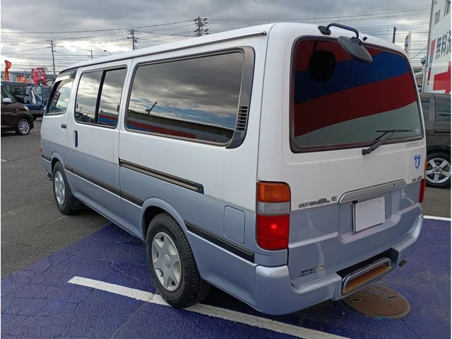 TOYOTA HIACE VAN 2WD 2004 Image 31