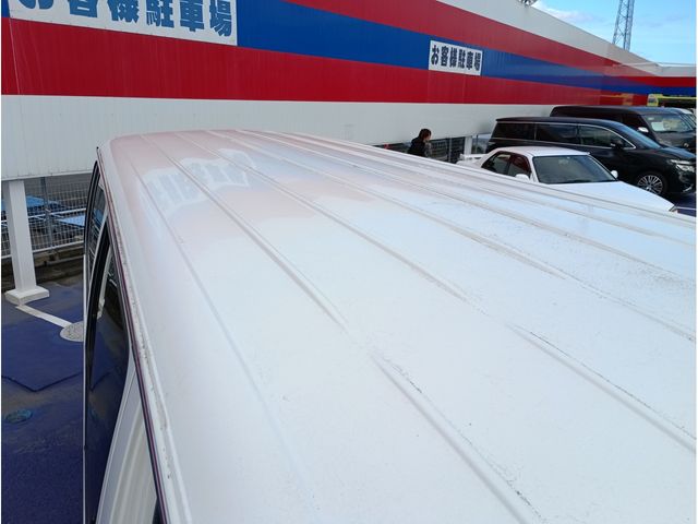 TOYOTA HIACE VAN 2WD 2004 Image 31