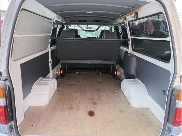 TOYOTA HIACE VAN 2WD 2004 Image 31