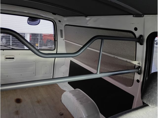 TOYOTA HIACE VAN 2WD 2004 Image 31