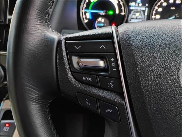 TOYOTA ALPHARD HYBRID 4WD 2017 Image 31