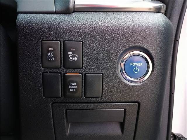 TOYOTA ALPHARD HYBRID 4WD 2017 Image 31