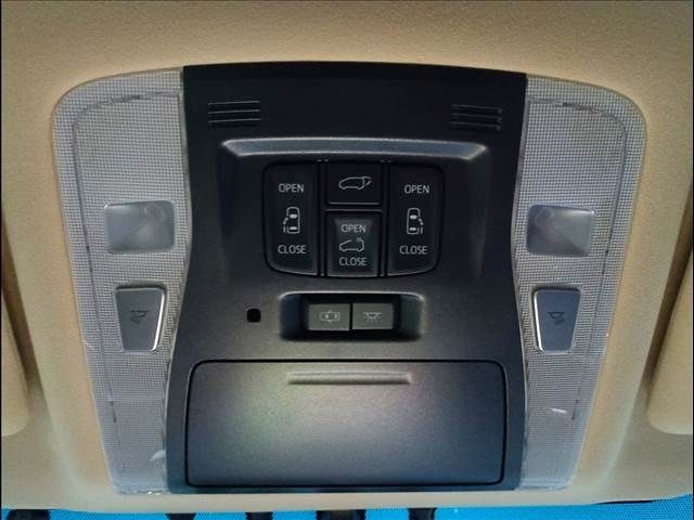 TOYOTA ALPHARD HYBRID 4WD 2017 Image 31