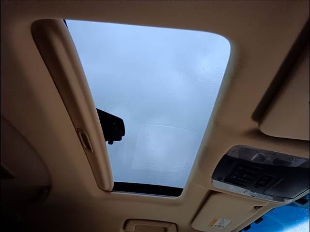 TOYOTA ALPHARD HYBRID 4WD 2017 Image 31