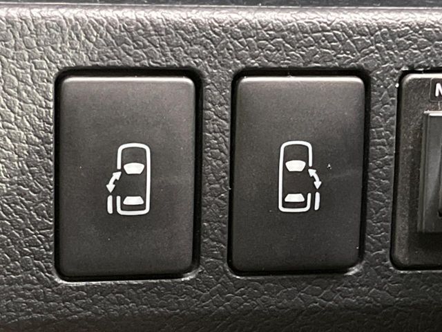 TOYOTA VOXY 2013 Image 31