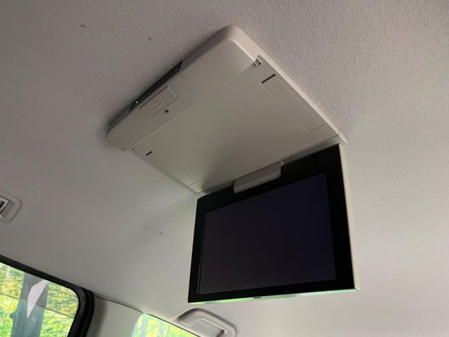 TOYOTA VOXY 2013 Image 31