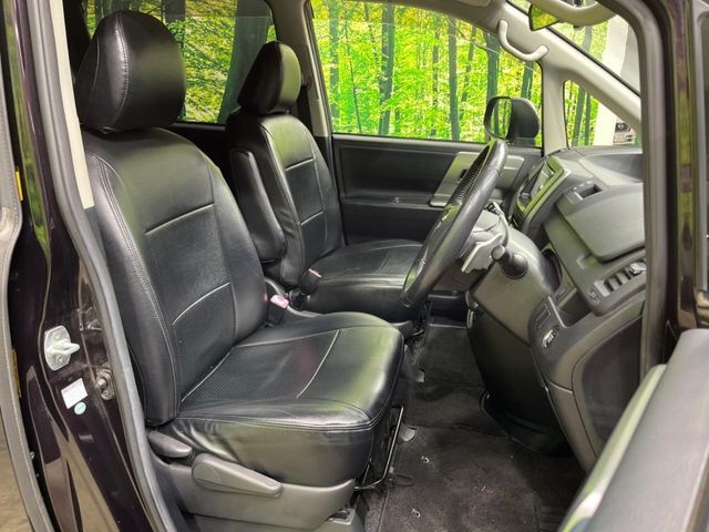 TOYOTA VOXY 2013 Image 31