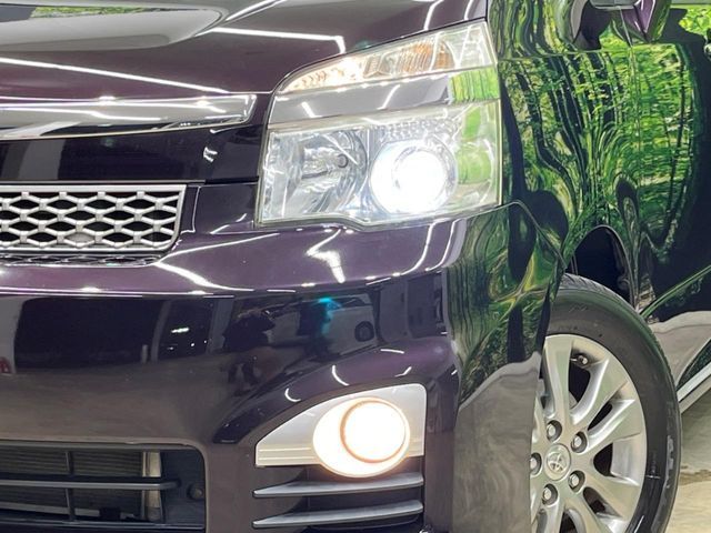 TOYOTA VOXY 2013 Image 31