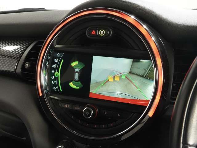 BMW MINI COOPER SD 5DOOR 2018 Image 31