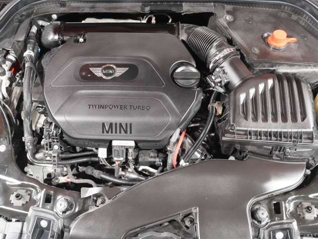 BMW MINI COOPER SD 5DOOR 2018 Image 31