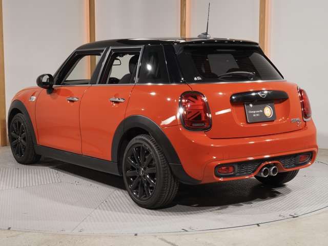 BMW MINI COOPER SD 5DOOR 2018 Image 31
