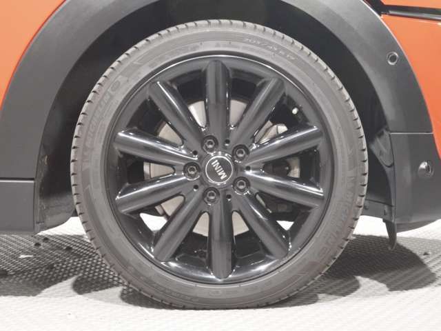 BMW MINI COOPER SD 5DOOR 2018 Image 31