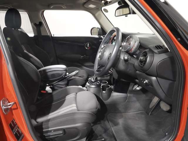 BMW MINI COOPER SD 5DOOR 2018 Image 31