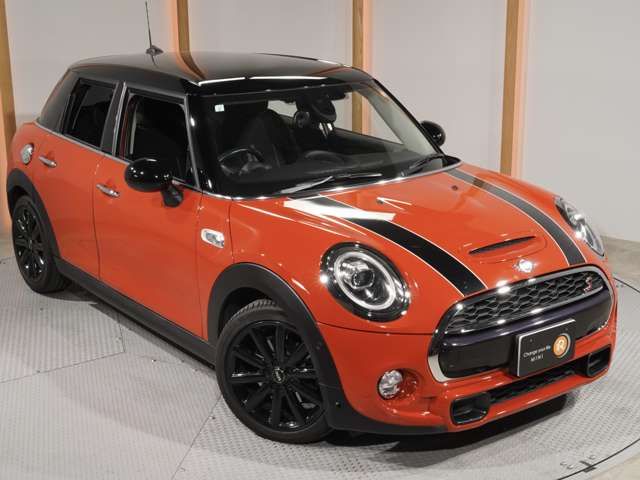 BMW MINI COOPER SD 5DOOR 2018 Image 31