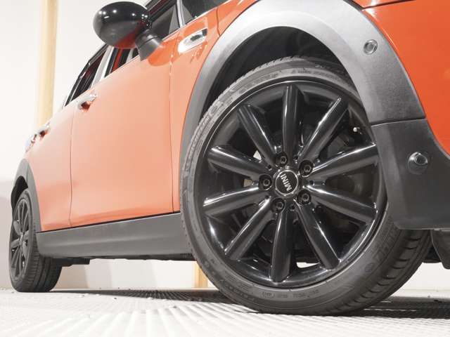 BMW MINI COOPER SD 5DOOR 2018 Image 31