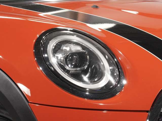 BMW MINI COOPER SD 5DOOR 2018 Image 31