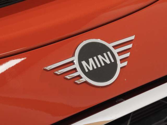 BMW MINI COOPER SD 5DOOR 2018 Image 31