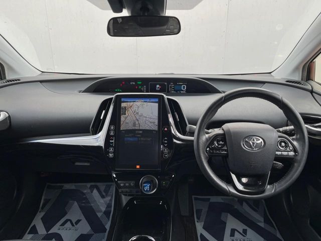 TOYOTA PRIUS PHV 2018 Image 31