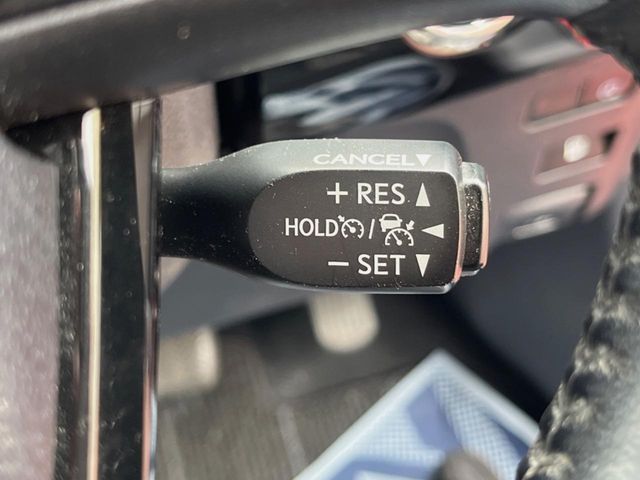 TOYOTA PRIUS PHV 2018 Image 31