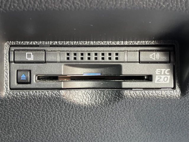 TOYOTA PRIUS PHV 2018 Image 31