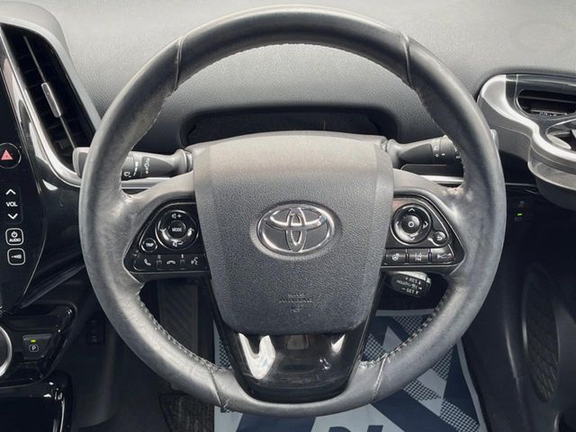TOYOTA PRIUS PHV 2018 Image 31