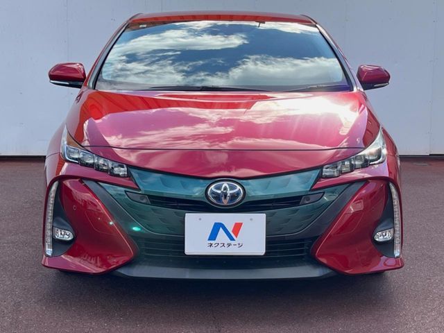 TOYOTA PRIUS PHV 2018 Image 31