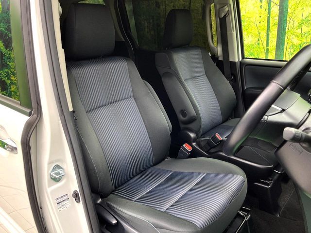 TOYOTA VOXY 2015 Image 31