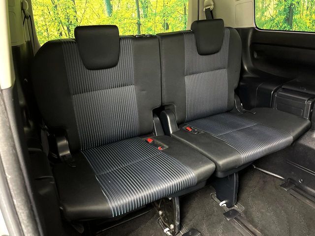 TOYOTA VOXY 2015 Image 31