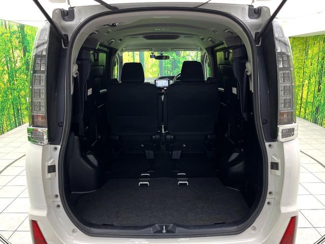 TOYOTA VOXY 2015 Image 31