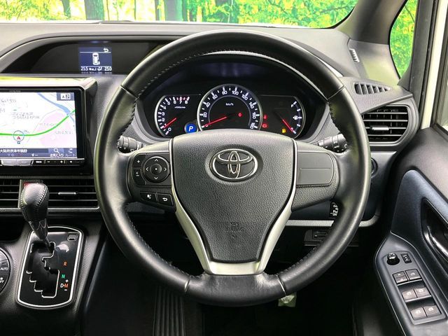 TOYOTA VOXY 2015 Image 31