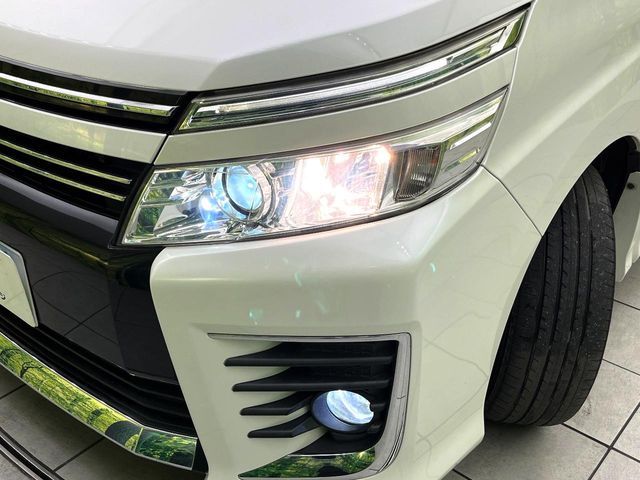 TOYOTA VOXY 2015 Image 31