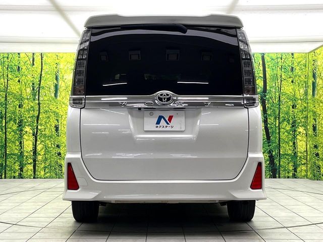 TOYOTA VOXY 2015 Image 31