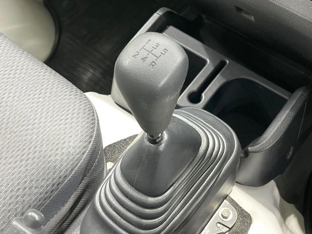 DAIHATSU HIJET TRUCK 4WD 2016 Image 31