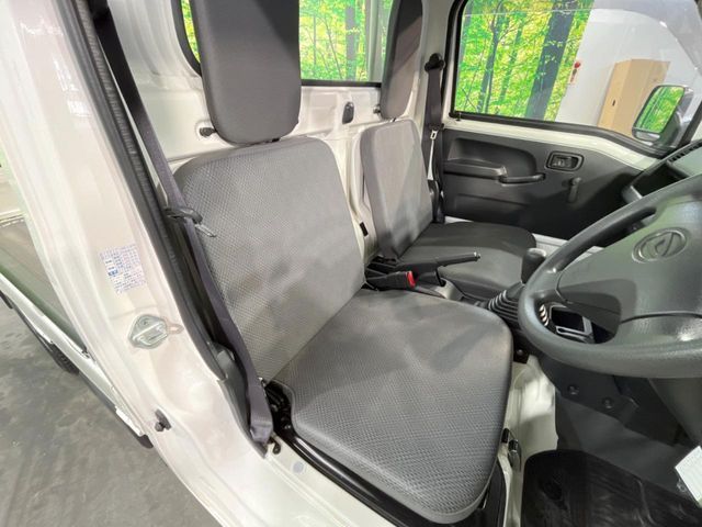 DAIHATSU HIJET TRUCK 4WD 2016 Image 31